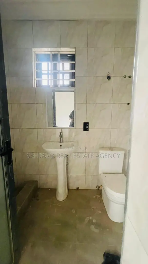 2bdrm Apartment in Sefdard Properties, Ablekuma for rent