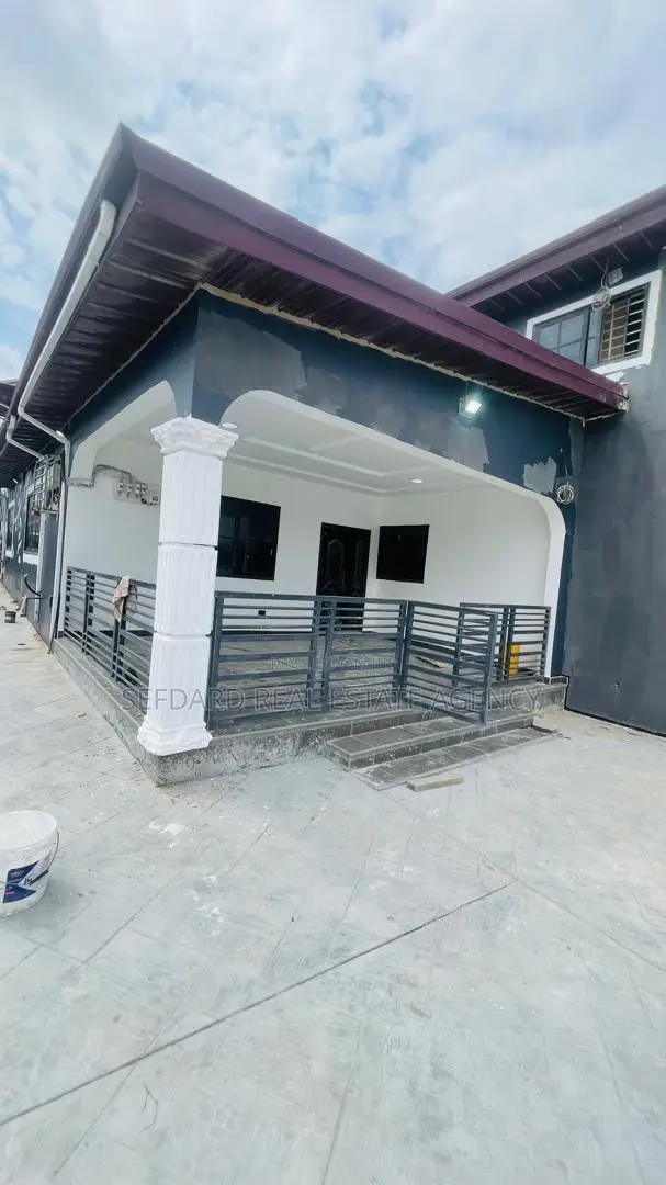 2bdrm Apartment in Sefdard Properties, Ablekuma for rent