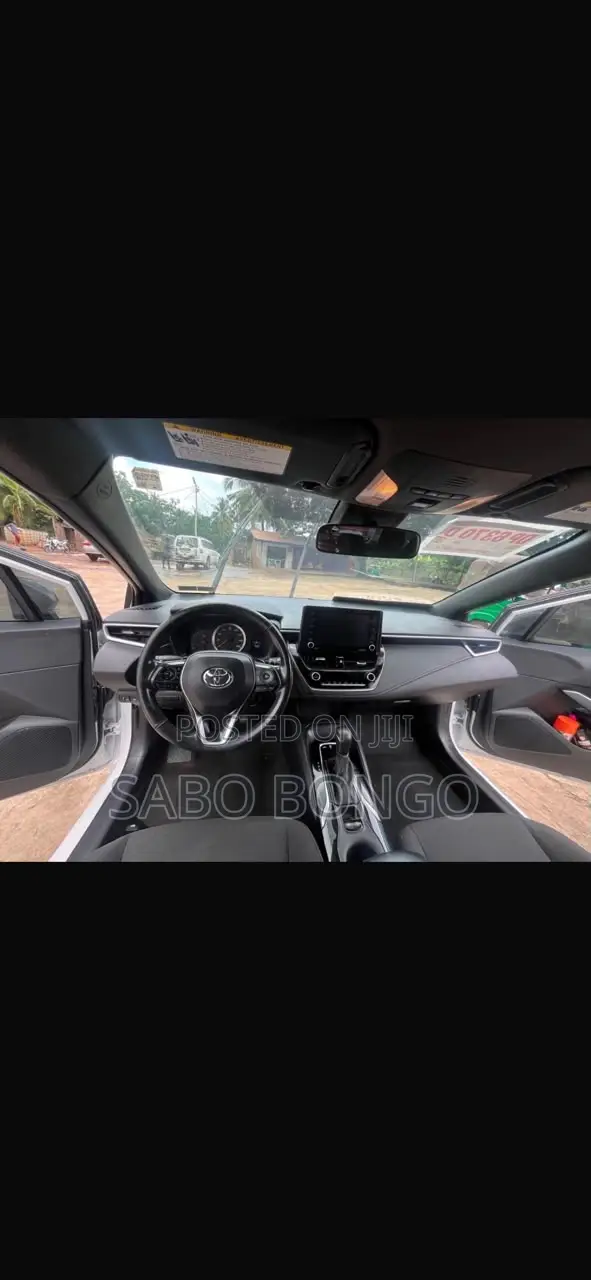 Toyota Corolla SE 2022 White