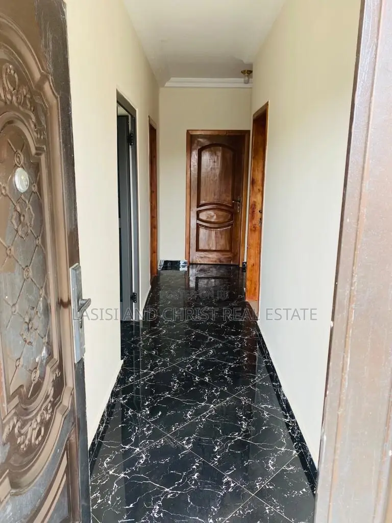 2bdrm Apartment in Lasisi And Christ, Ablekuma for rent