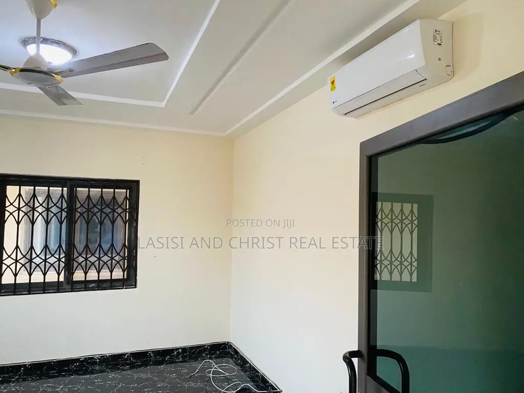 2bdrm Apartment in Lasisi And Christ, Ablekuma for rent