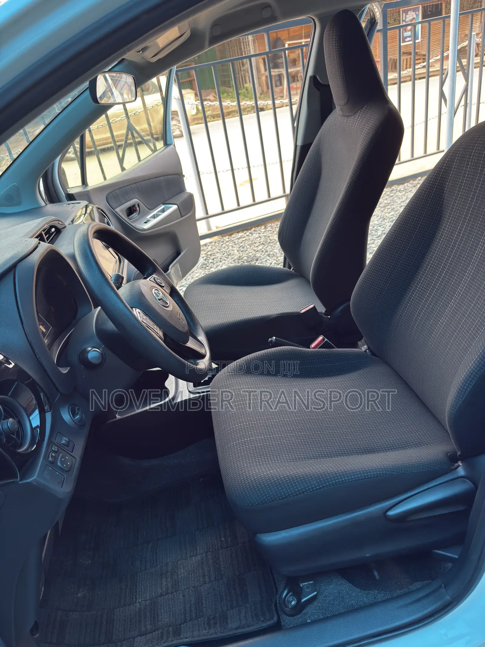 Toyota Vitz 1.5 FWD 5dr 2017 White