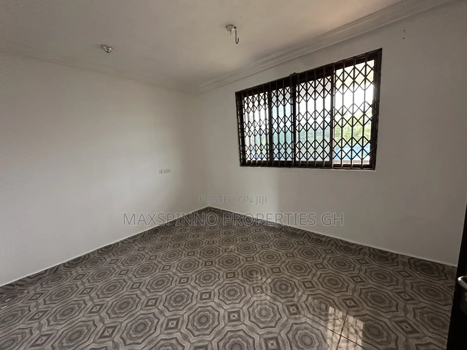 2bdrm Apartment in Maxspinno Properties, Housing Down for rent