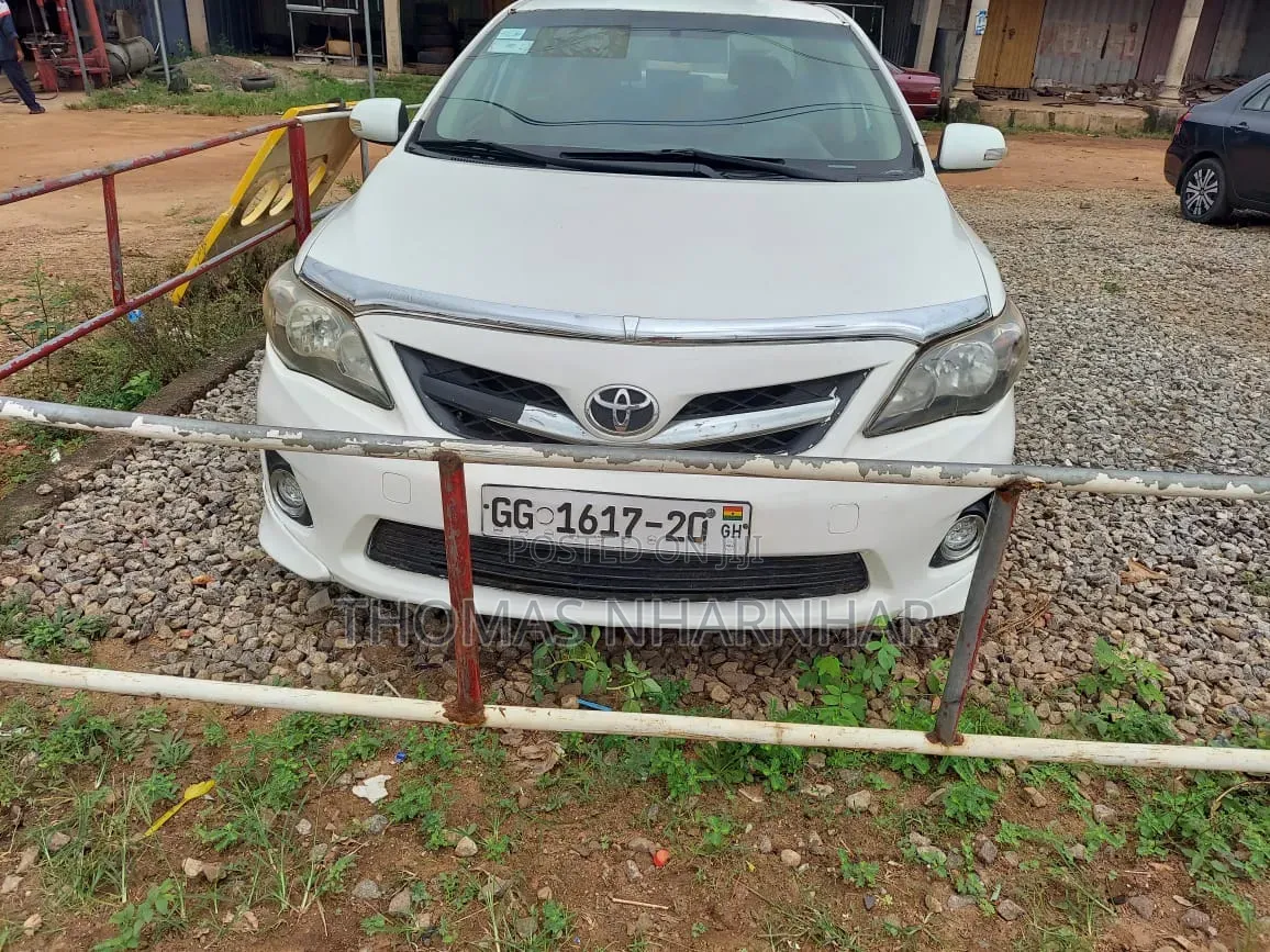 Toyota Corolla 2012 White