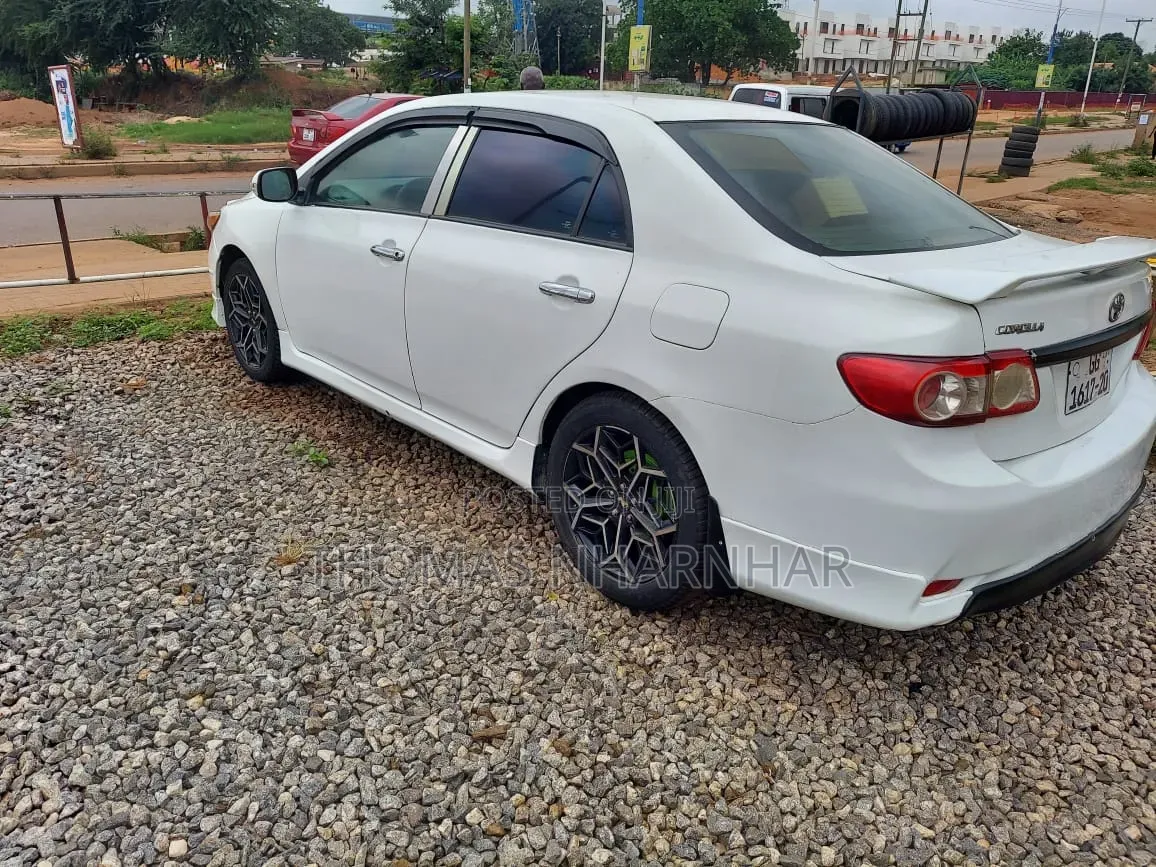 Toyota Corolla 2012 White