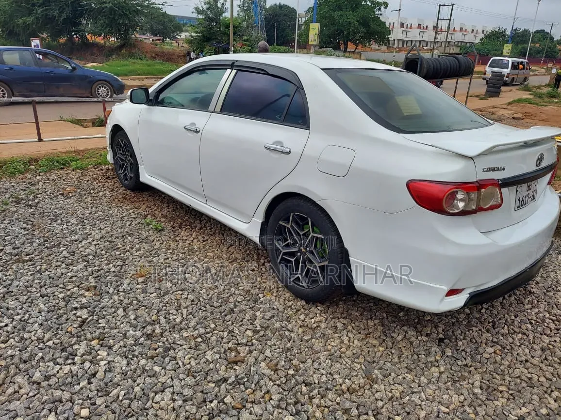 Toyota Corolla 2012 White