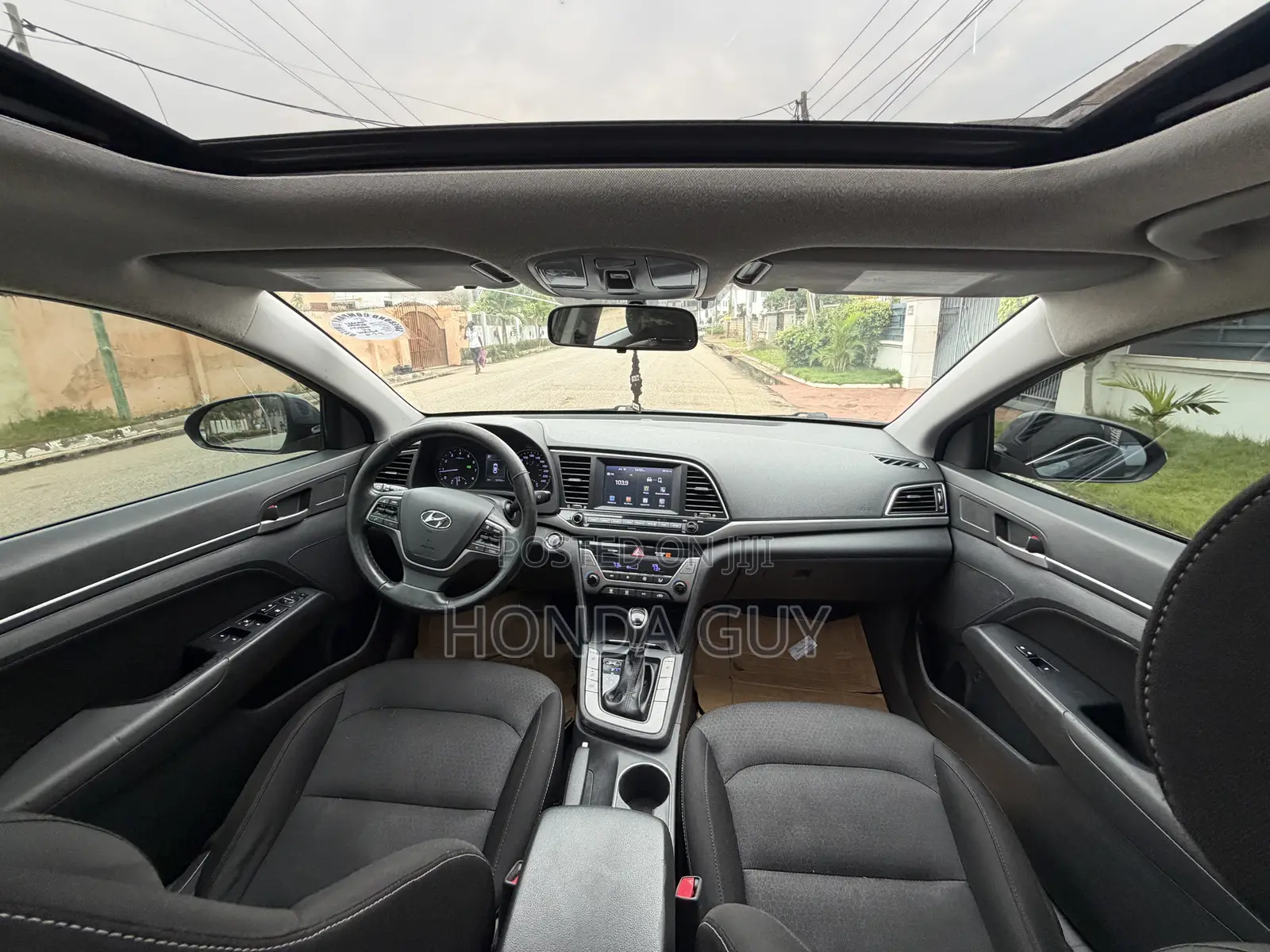 Hyundai Elantra SE Sedan FWD (2.0L 4cyl 6M) 2017 Gray