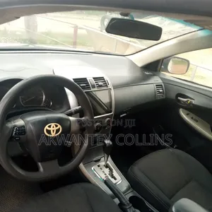 Toyota Corolla 2012 White