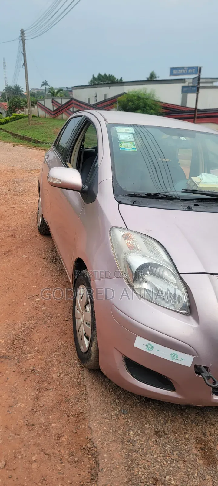 Toyota Vitz 2010 Pink