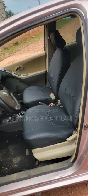 Toyota Vitz 2010 Pink