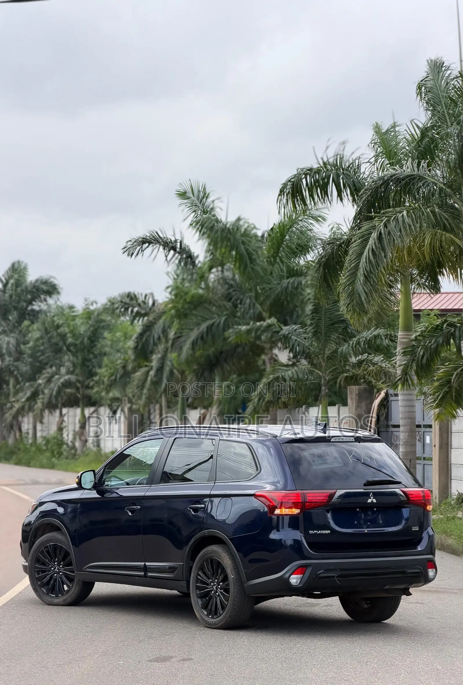Mitsubishi Outlander LE FWD 2020 Blue
