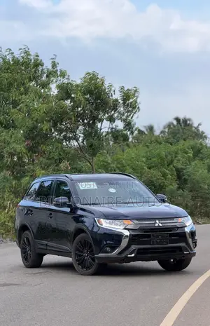 Mitsubishi Outlander LE FWD 2020 Blue