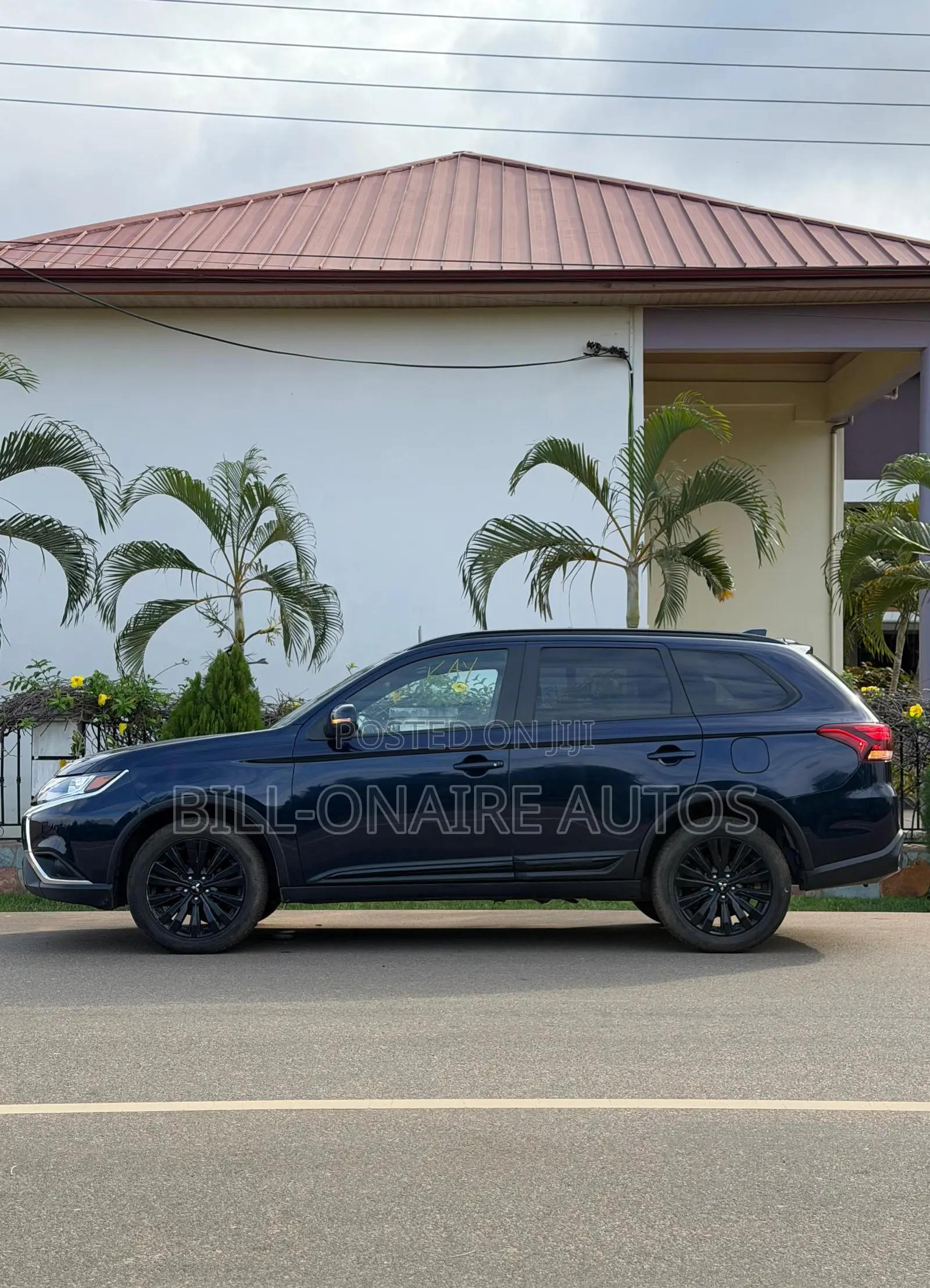 Mitsubishi Outlander LE FWD 2020 Blue