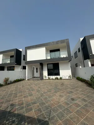 5bdrm House in Kofis Realty, Regimanuel Gray Estates for sale