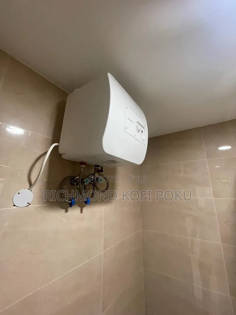 5bdrm House in Kofis Realty, Regimanuel Gray Estates for sale