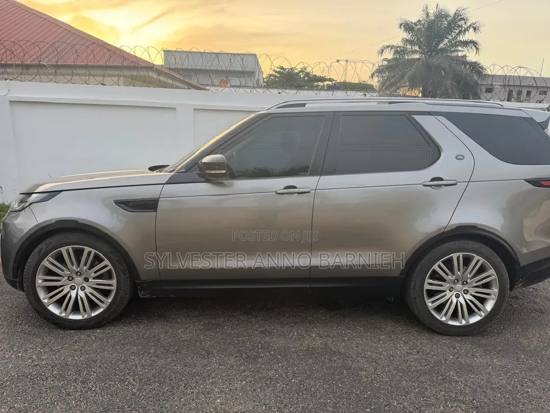 Land Rover Discovery 2017 Brown