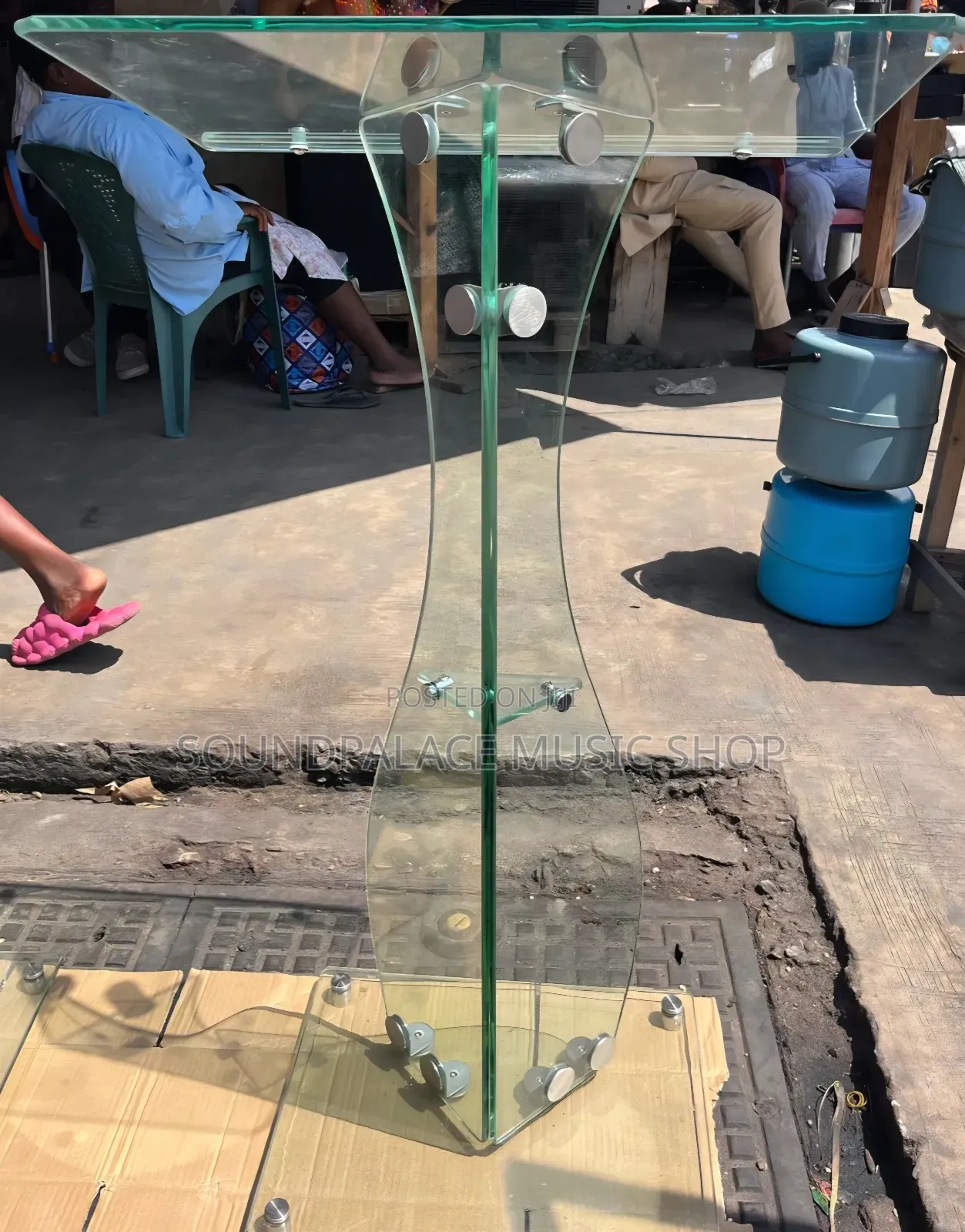 Curved, Hourglass-Shaped Pulpit From Thick, Clear Tempered Glass