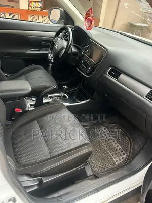 Mitsubishi Outlander 2017 White