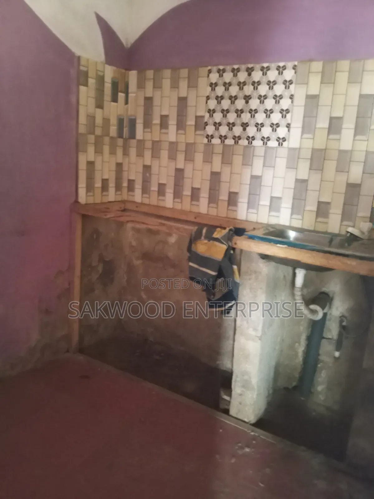 1bdrm Apartment in Sakwood Enterprise, Danfa for rent