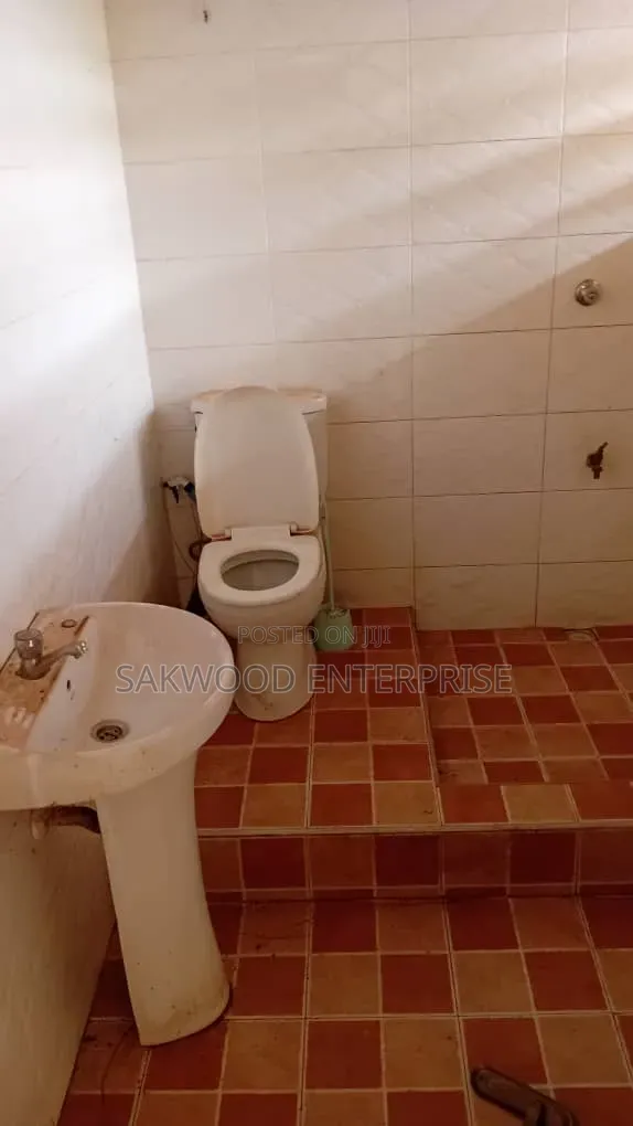1bdrm Apartment in Sakwood Enterprise, Danfa for rent