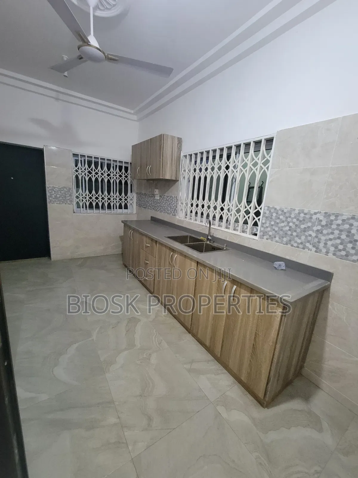 3bdrm Apartment in Biosk Properties, Amrahia for rent
