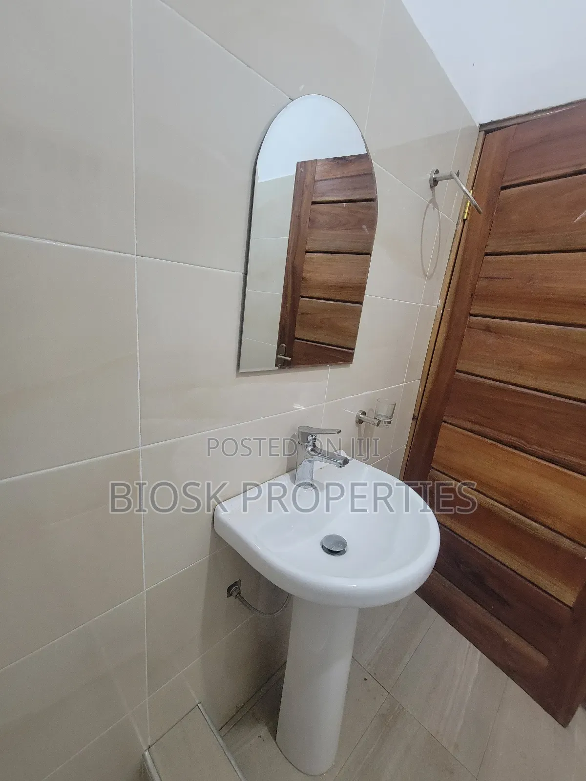 3bdrm Apartment in Biosk Properties, Amrahia for rent