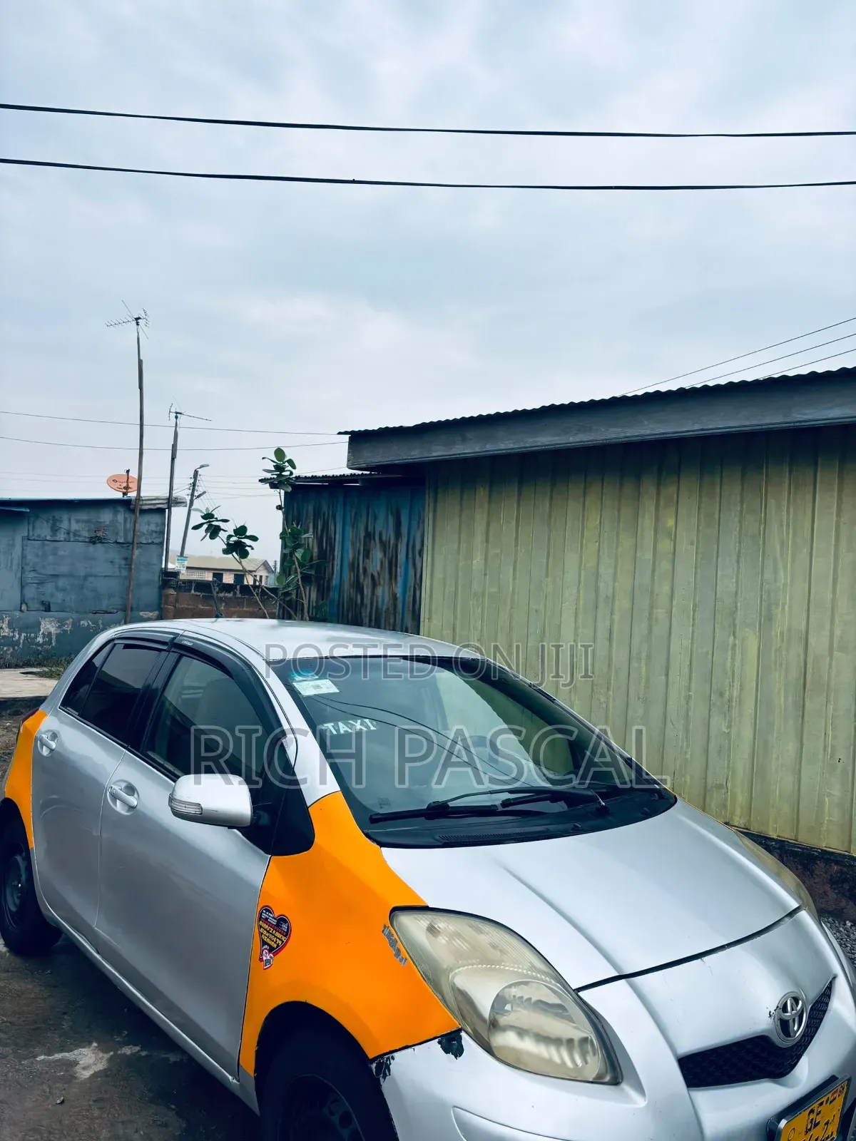 Toyota Vitz 2010 White