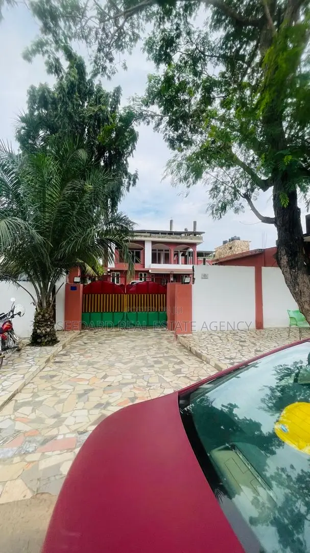 16bdrm Apartment in Sefdard, Kwabenya for sale