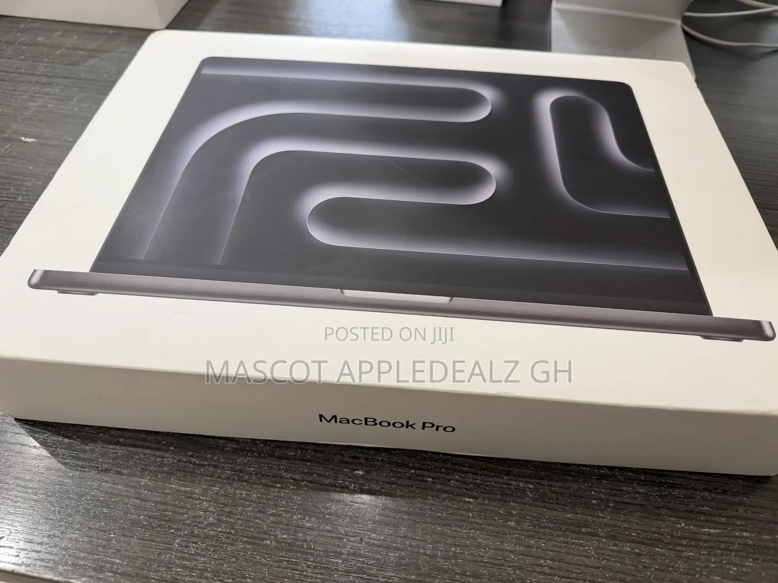 New Laptop Apple MacBook Pro 2025 M5 48GB Apple M5 Pro SSD 1T