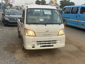 Daihatsu Hijet 2015 Model for Quick Sales