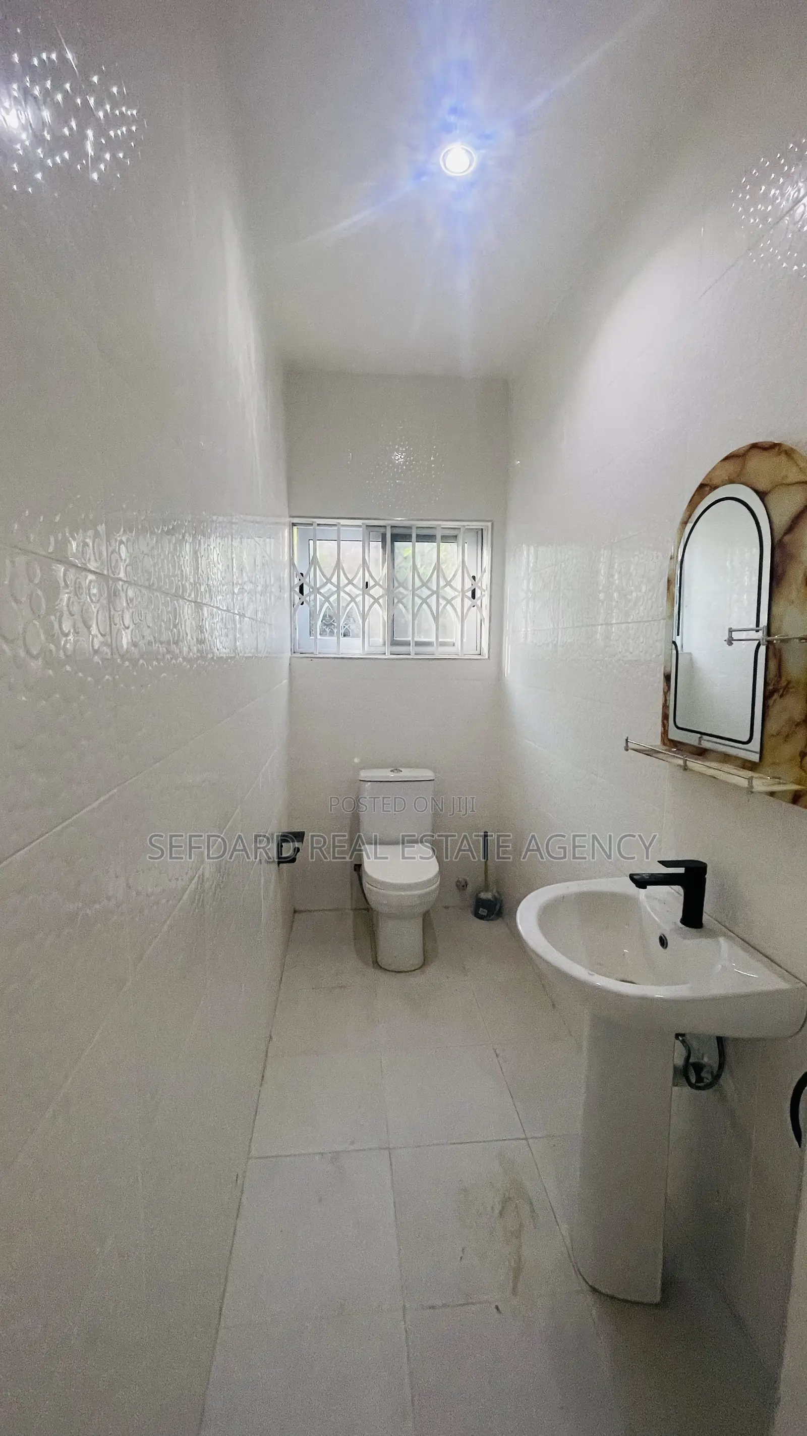 4bdrm House in Sefdard Properties, Amasaman for rent