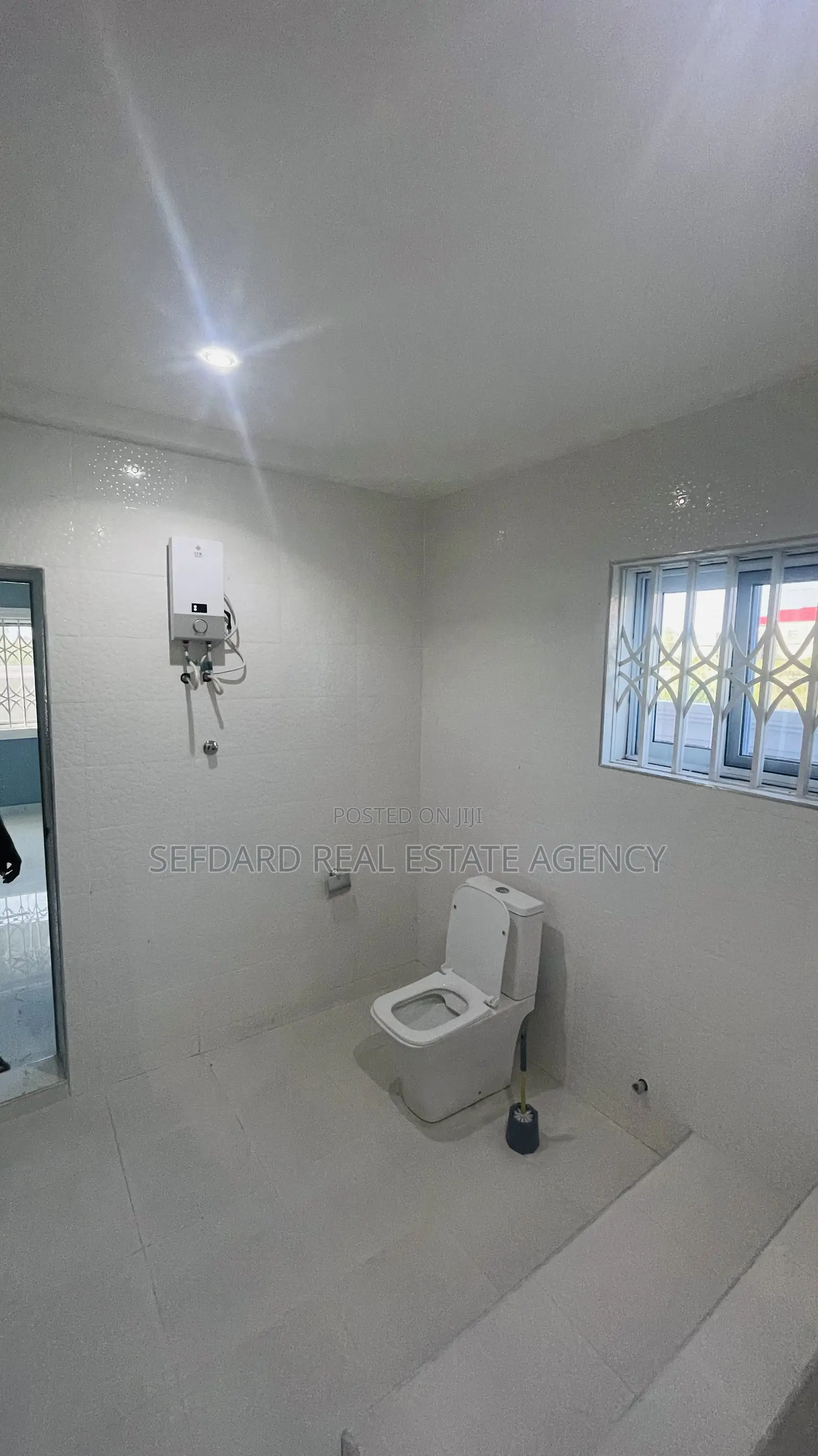 4bdrm House in Sefdard Properties, Amasaman for rent