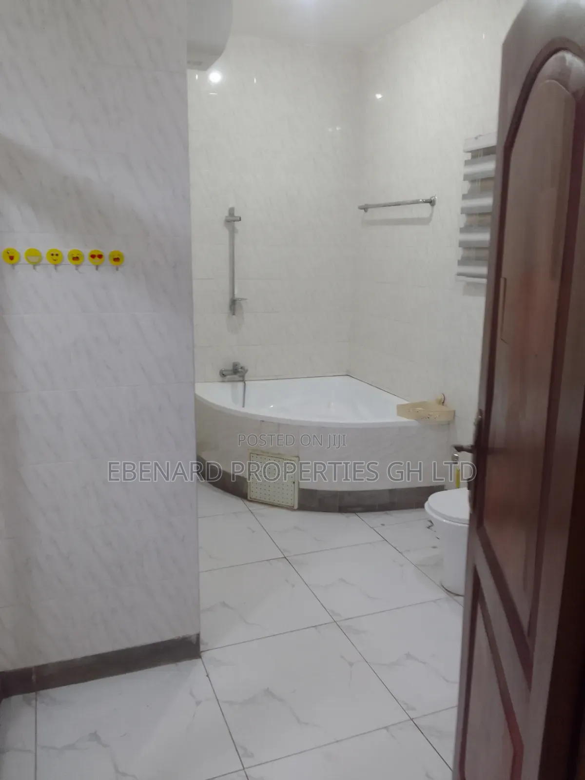 5bdrm House in Ebenard Properties, Lashibi for rent