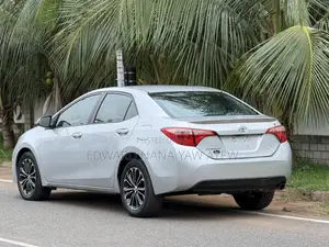 Toyota Corolla S 4dr Sedan (1.8L 4cyl CVT) 2015 Silver