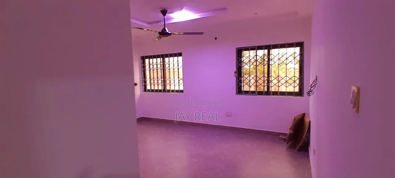 4bdrm Duplex in Jay Real Estate, Millenium City for rent