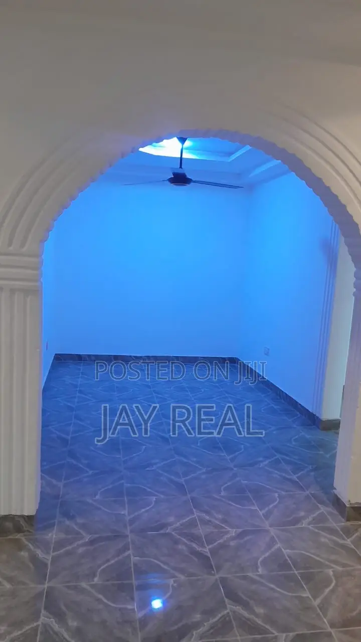 4bdrm Duplex in Jay Real Estate, Millenium City for rent