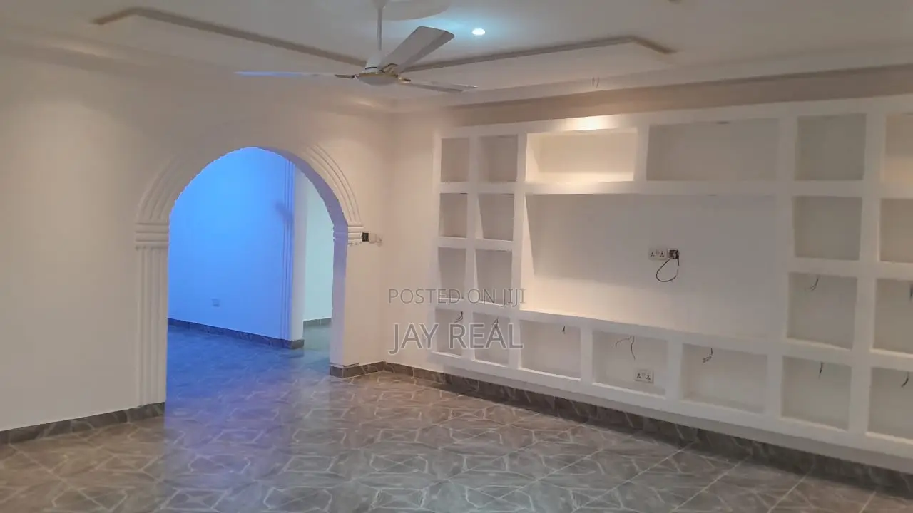 4bdrm Duplex in Jay Real Estate, Millenium City for rent