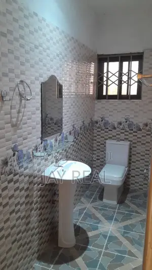 4bdrm Duplex in Jay Real Estate, Millenium City for rent