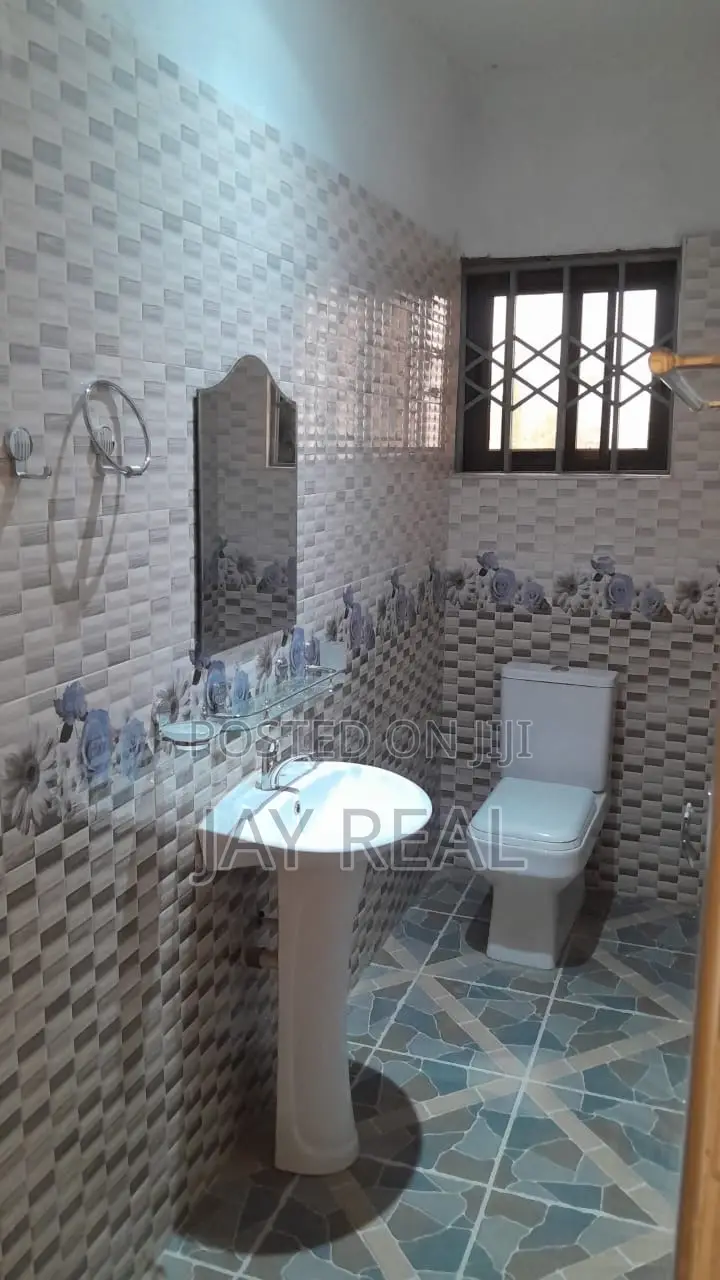 4bdrm Duplex in Jay Real Estate, Millenium City for rent
