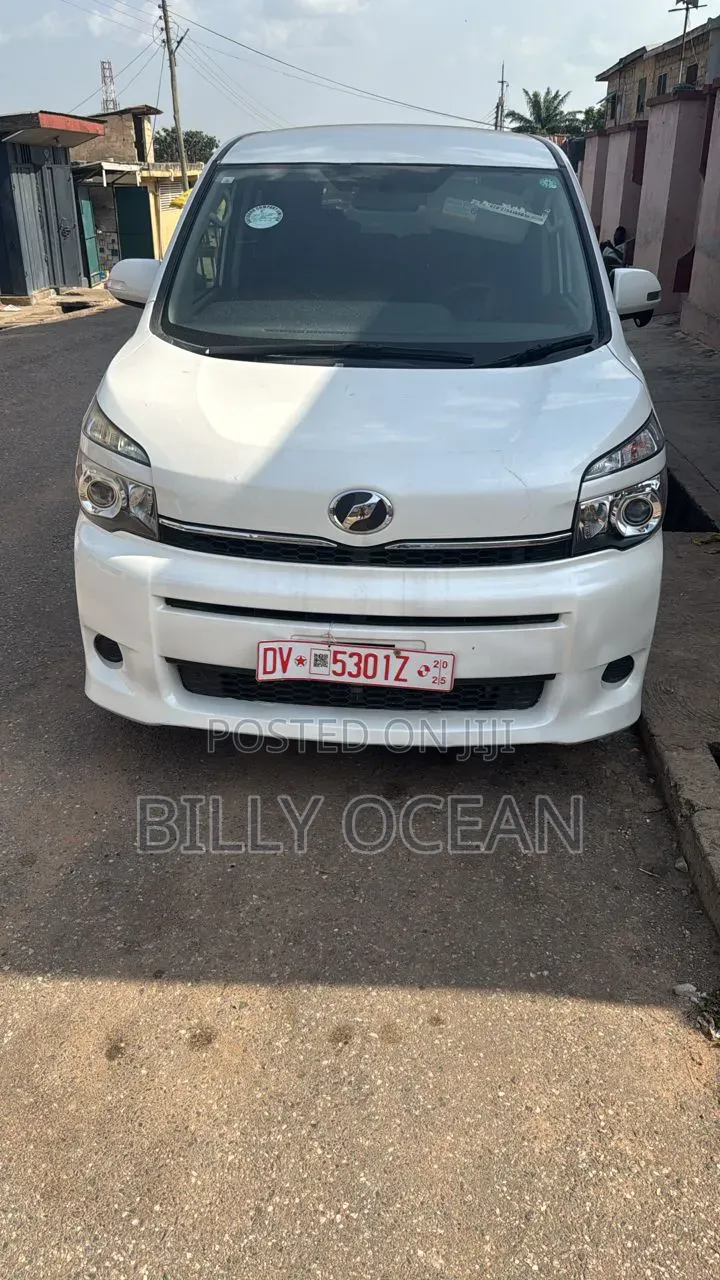 Toyota Voxy 2012 White