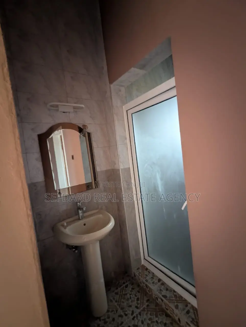 1bdrm Apartment in Sefdard Properties, Ofankor for rent