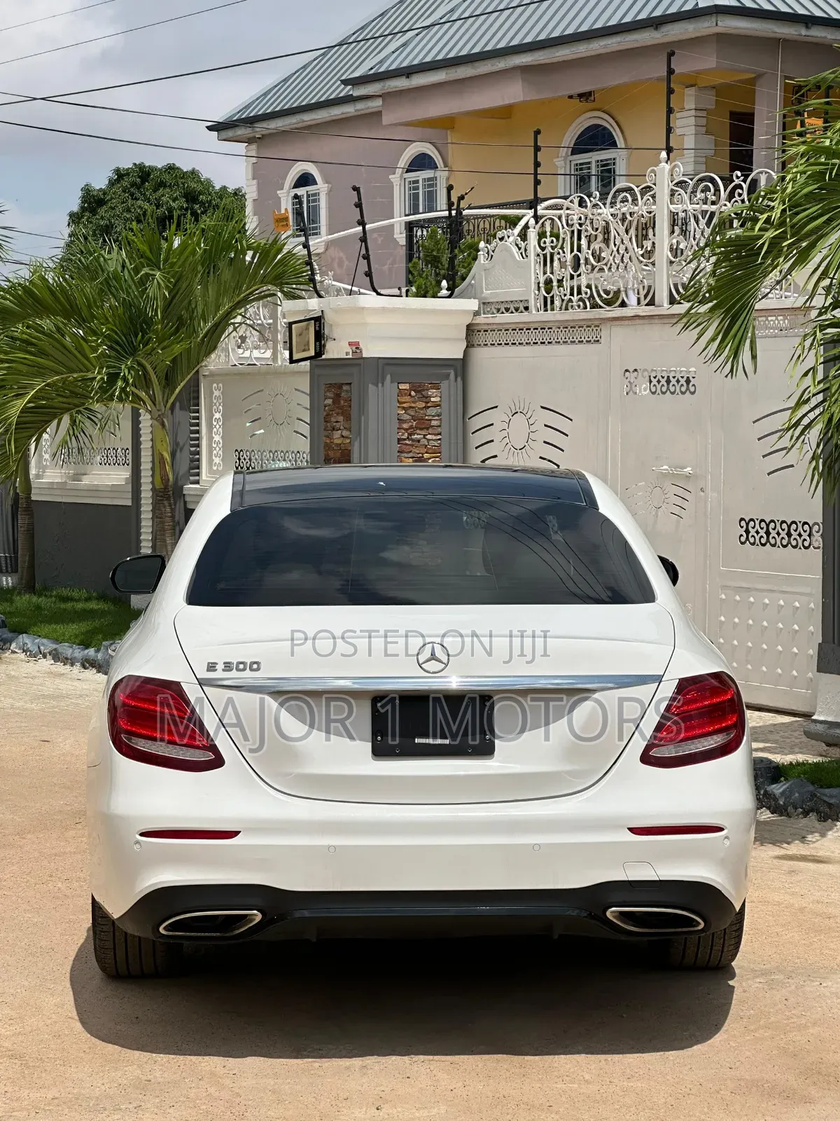 Mercedes-Benz E300 2019 White