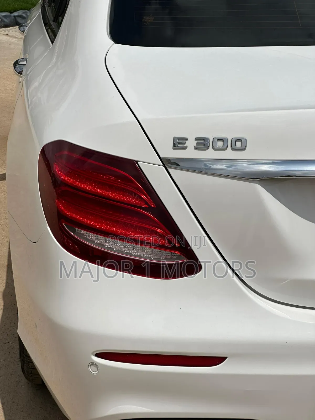 Mercedes-Benz E300 2019 White