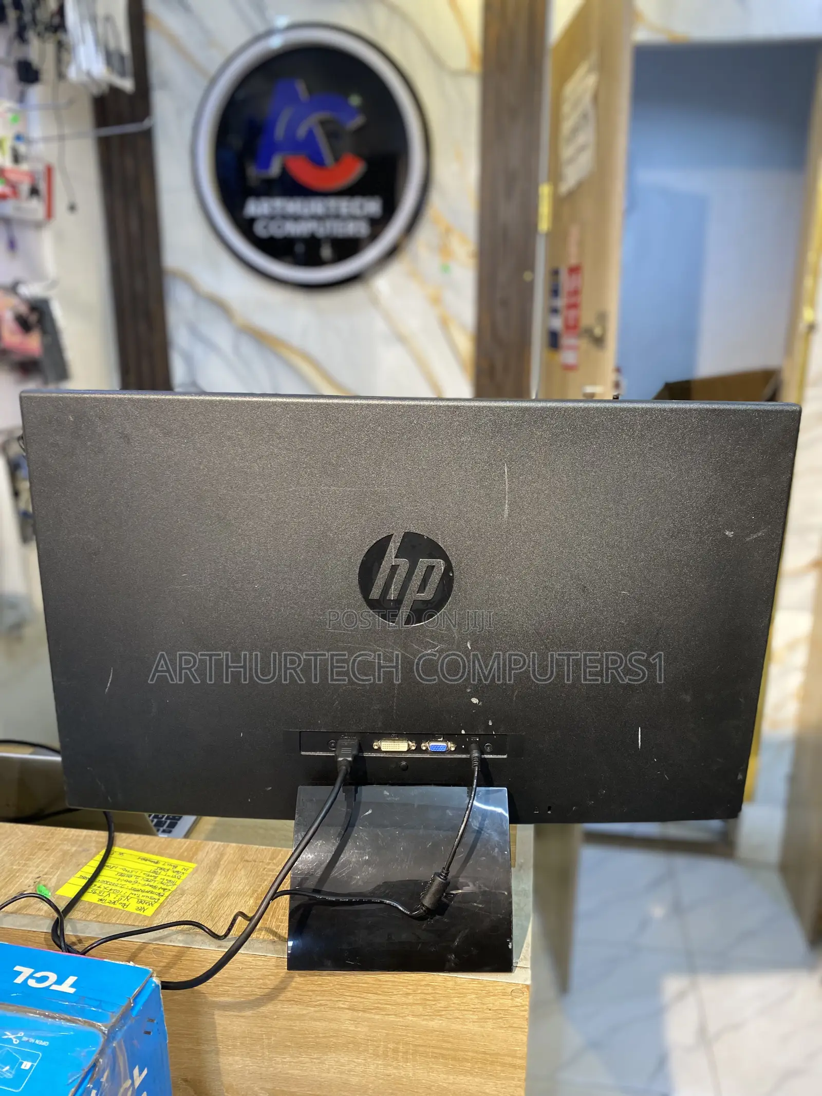 HP 27 Inch LED Backlight Monitor