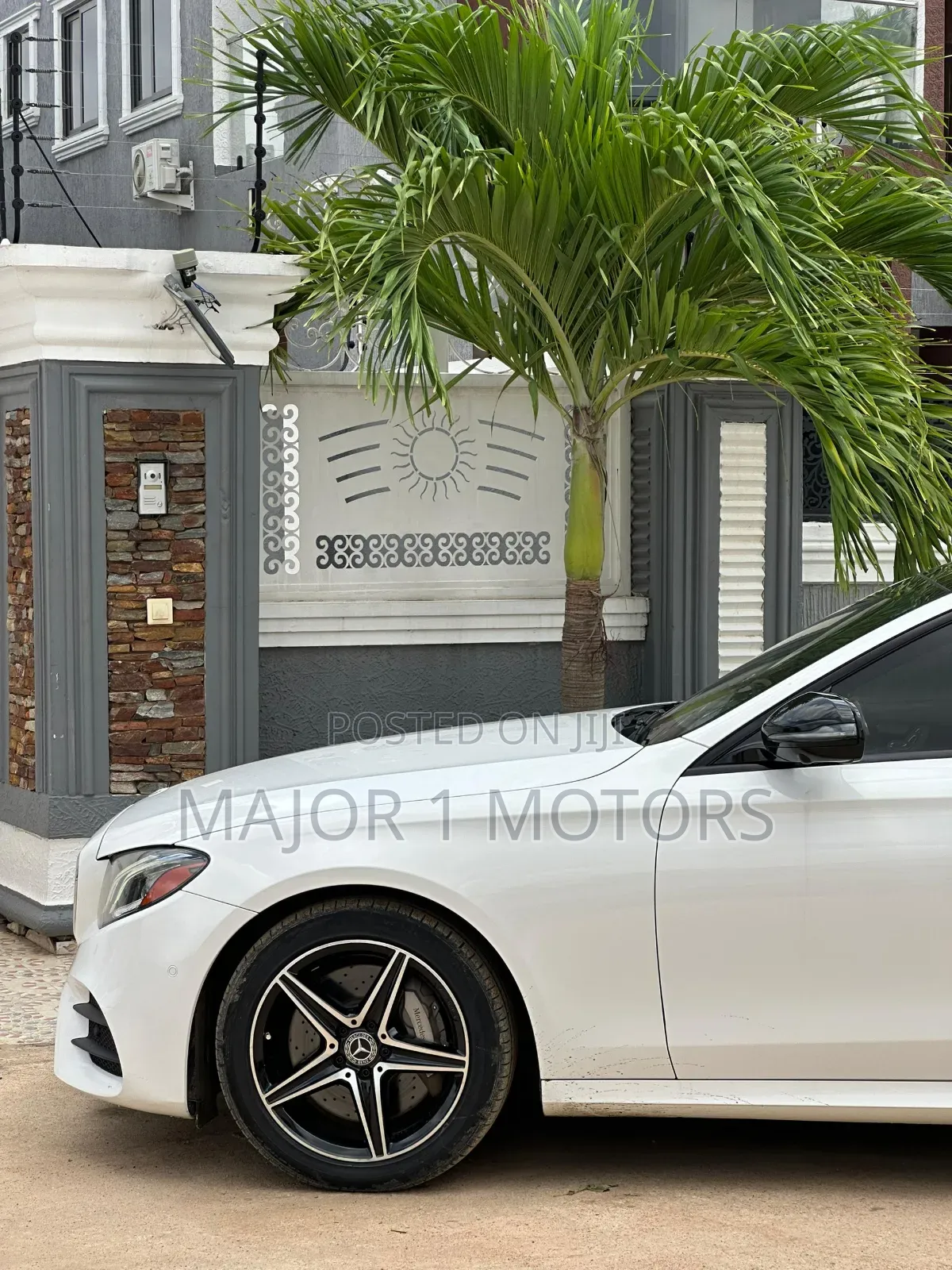 Mercedes-Benz E300 2019 White