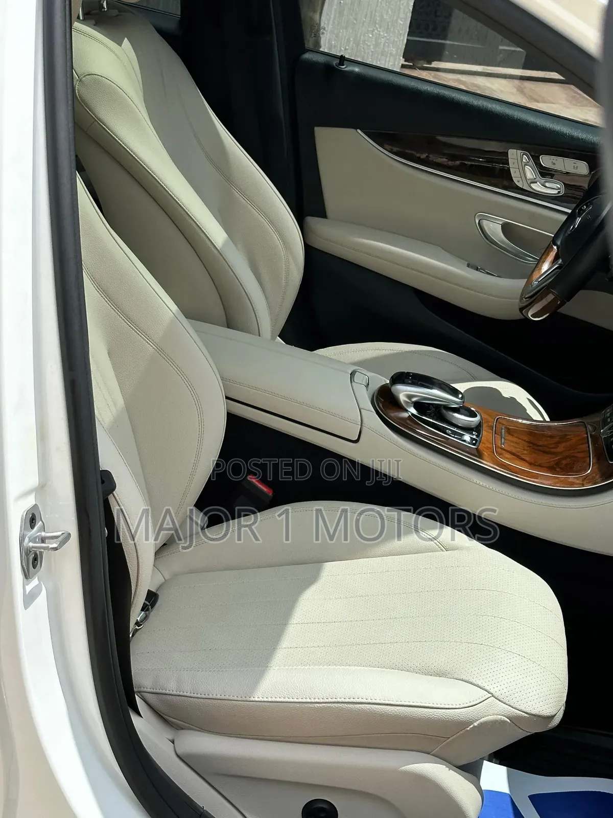 Mercedes-Benz E300 2019 White