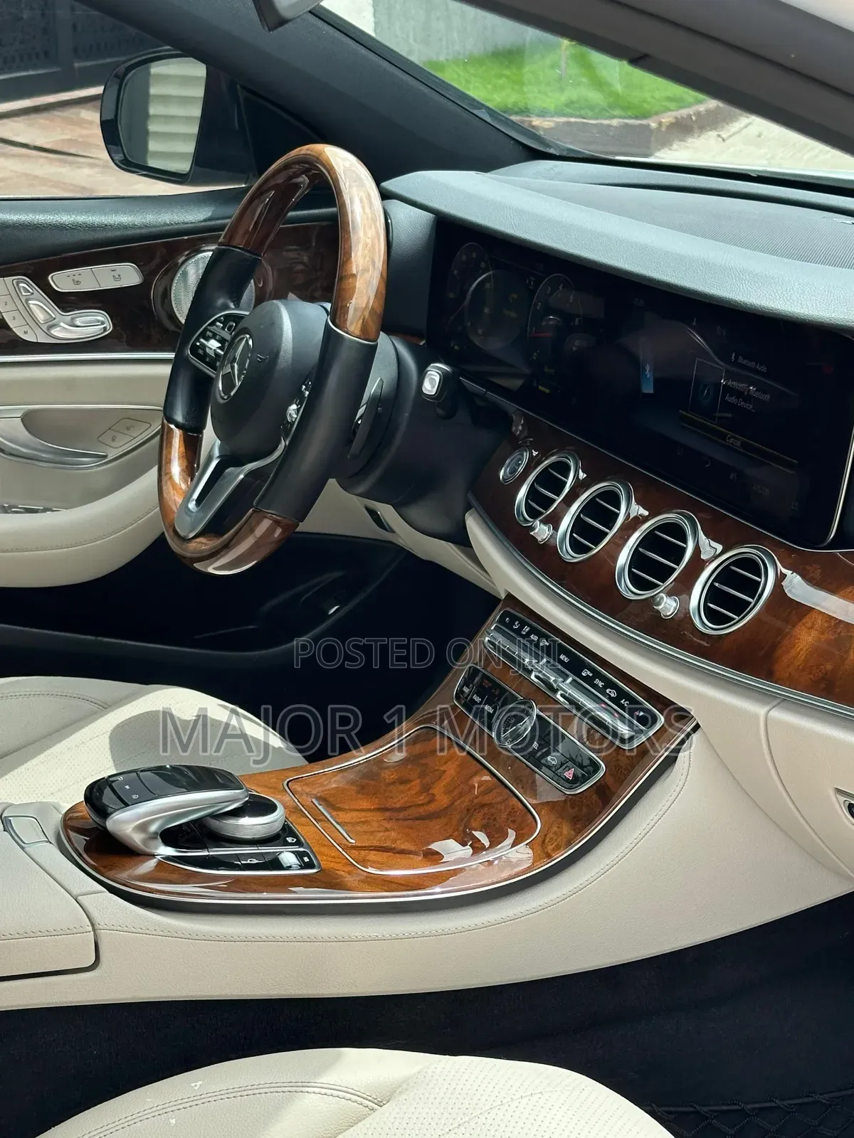 Mercedes-Benz E300 2019 White
