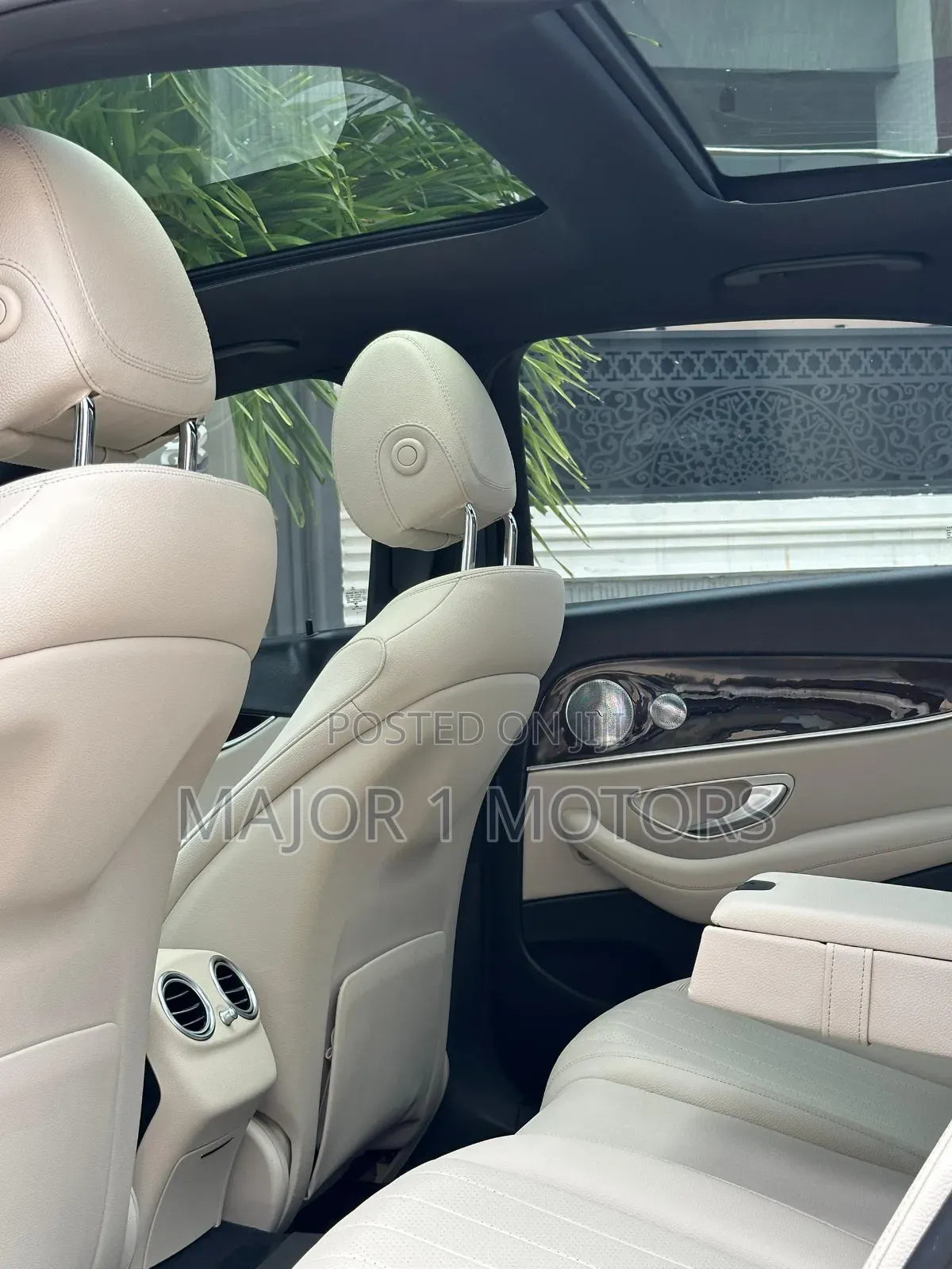 Mercedes-Benz E300 2019 White