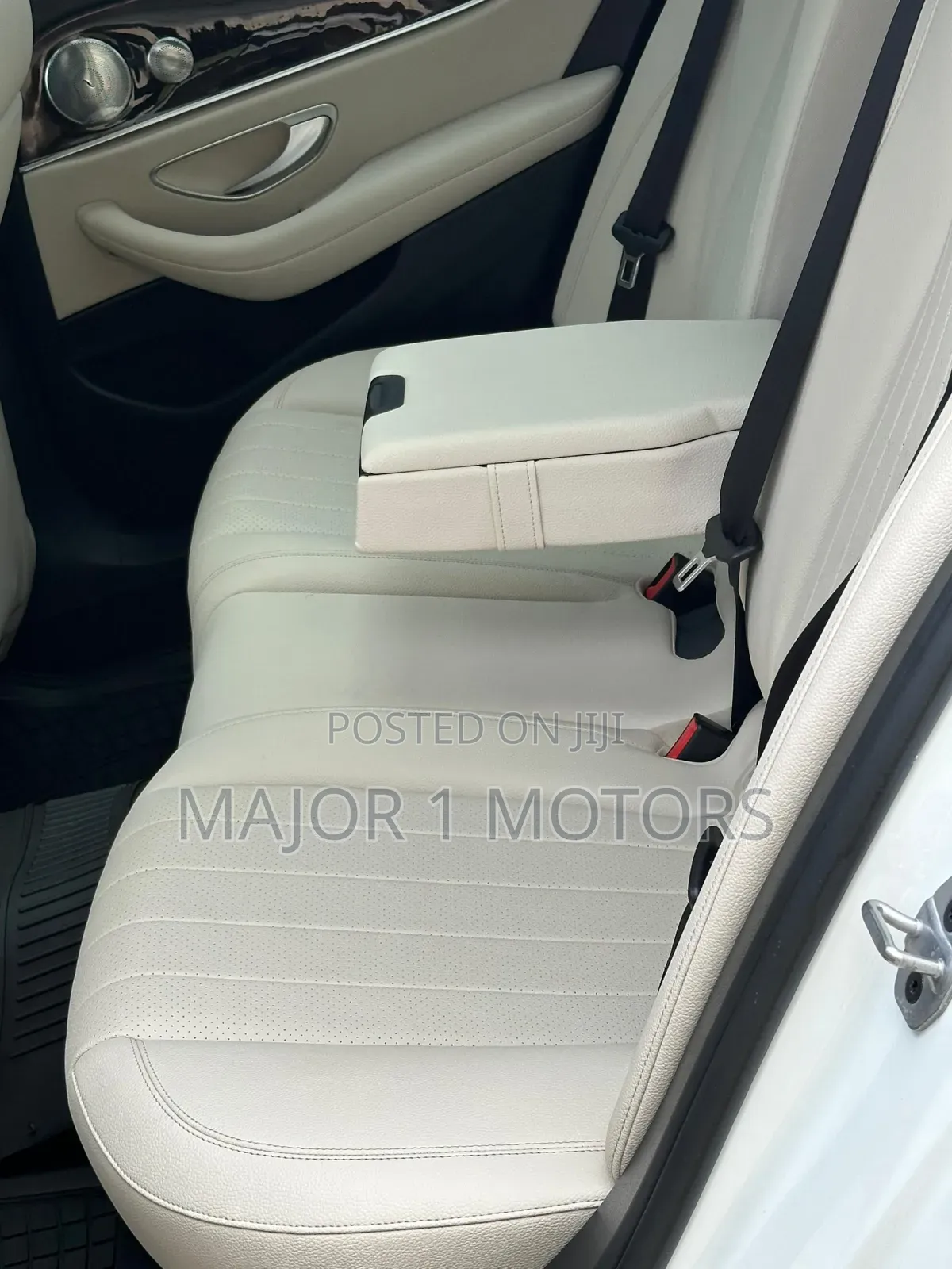 Mercedes-Benz E300 2019 White