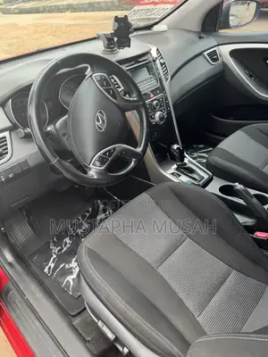 Hyundai Elantra 2016 Red